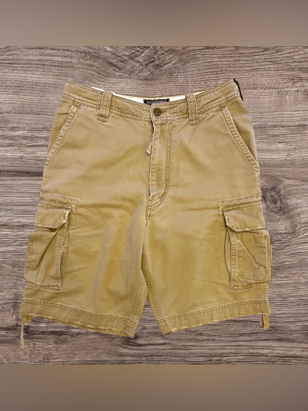 Abercrombie & Fitch Men’s Cargo Shorts in Khaki
